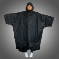 Trekmates Deluxe Poncho černá